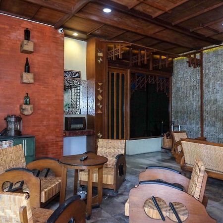 Urbanview Hotel Syariah Wisnugraha By Reddoorz Yogyakarta Eksteriør bilde