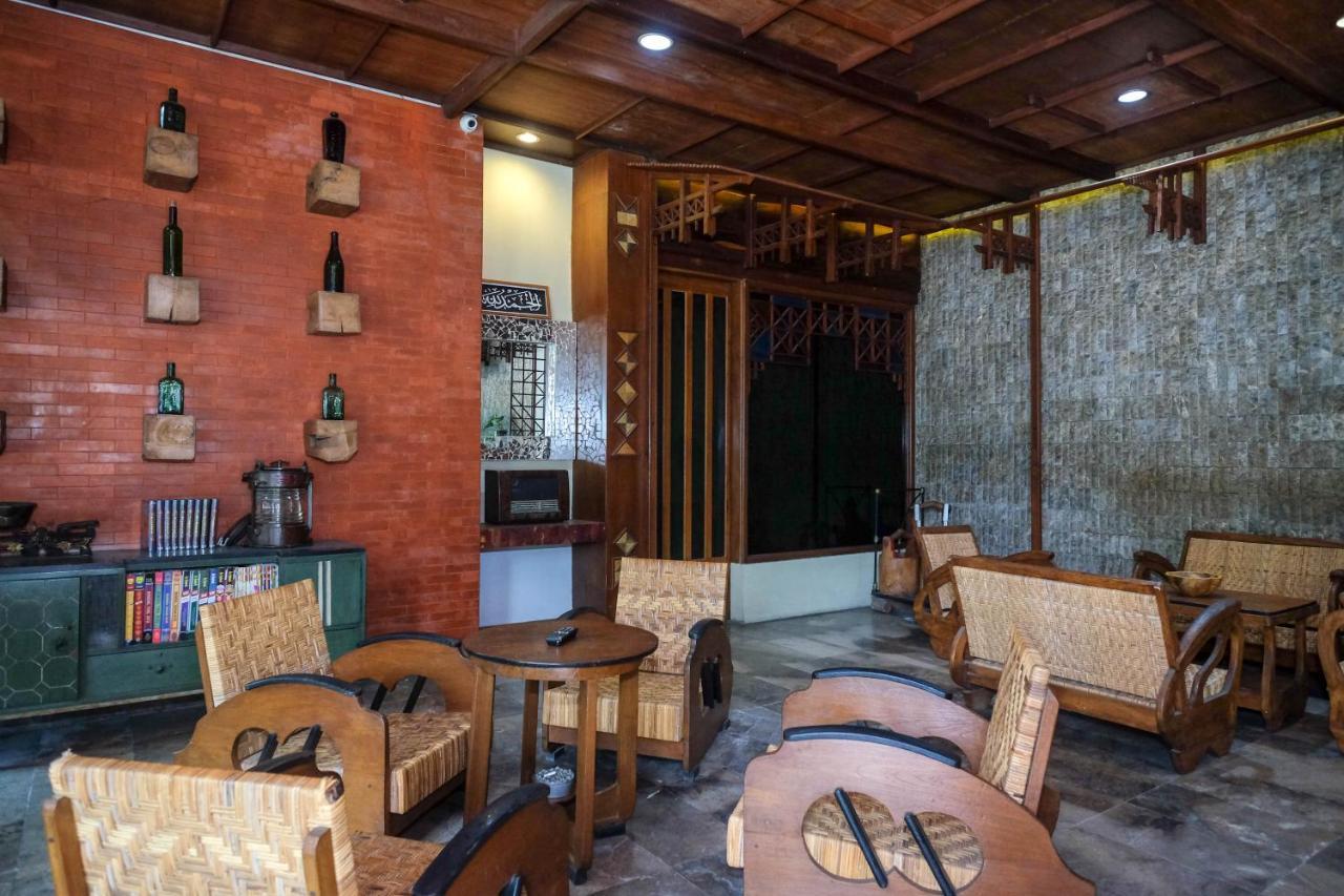 Urbanview Hotel Syariah Wisnugraha By Reddoorz Yogyakarta Eksteriør bilde