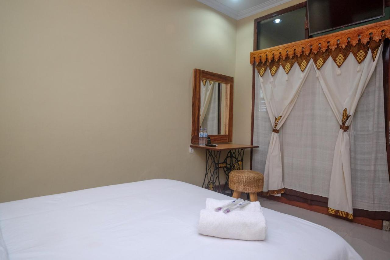 Urbanview Hotel Syariah Wisnugraha By Reddoorz Yogyakarta Eksteriør bilde