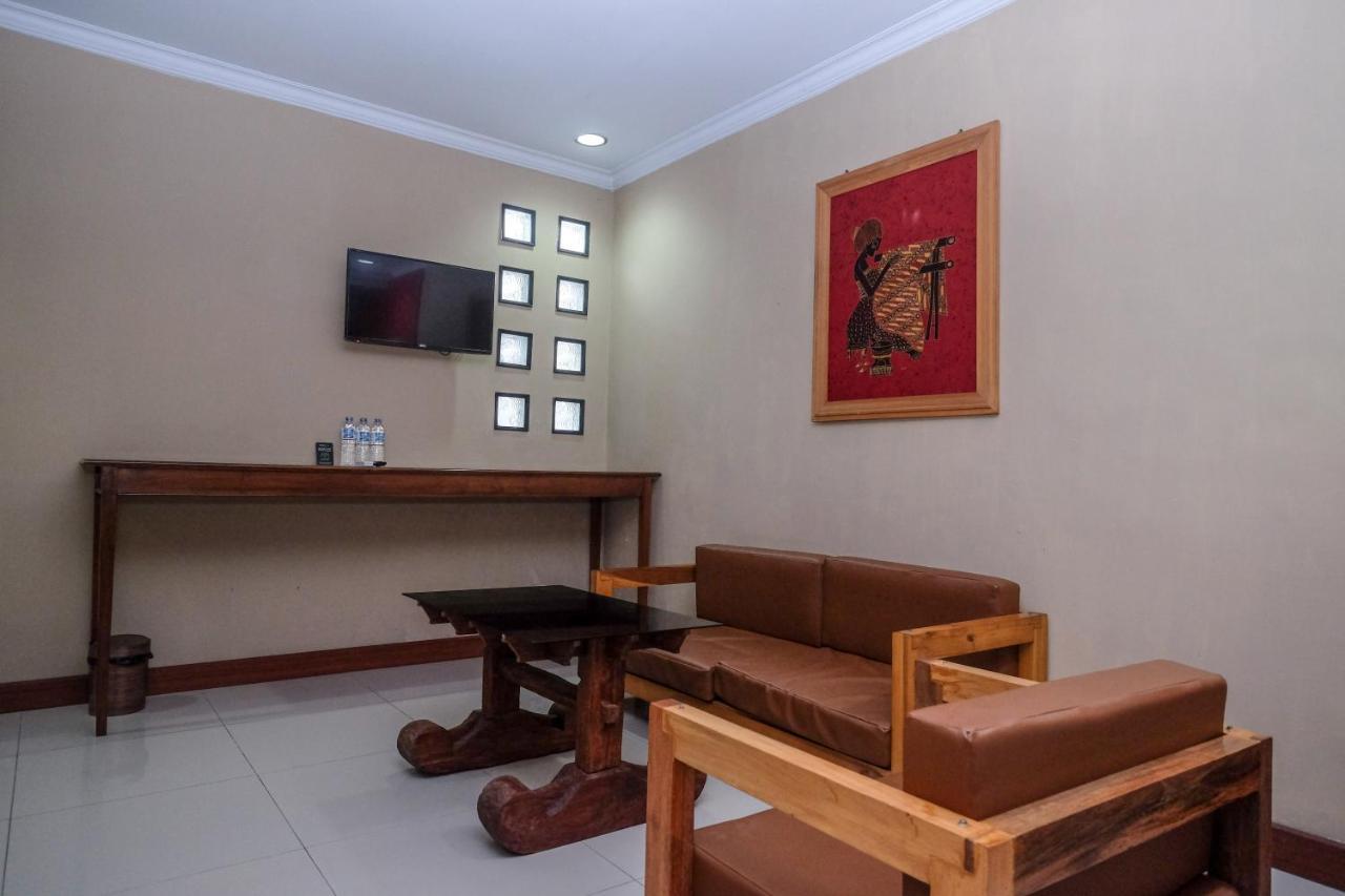 Urbanview Hotel Syariah Wisnugraha By Reddoorz Yogyakarta Eksteriør bilde
