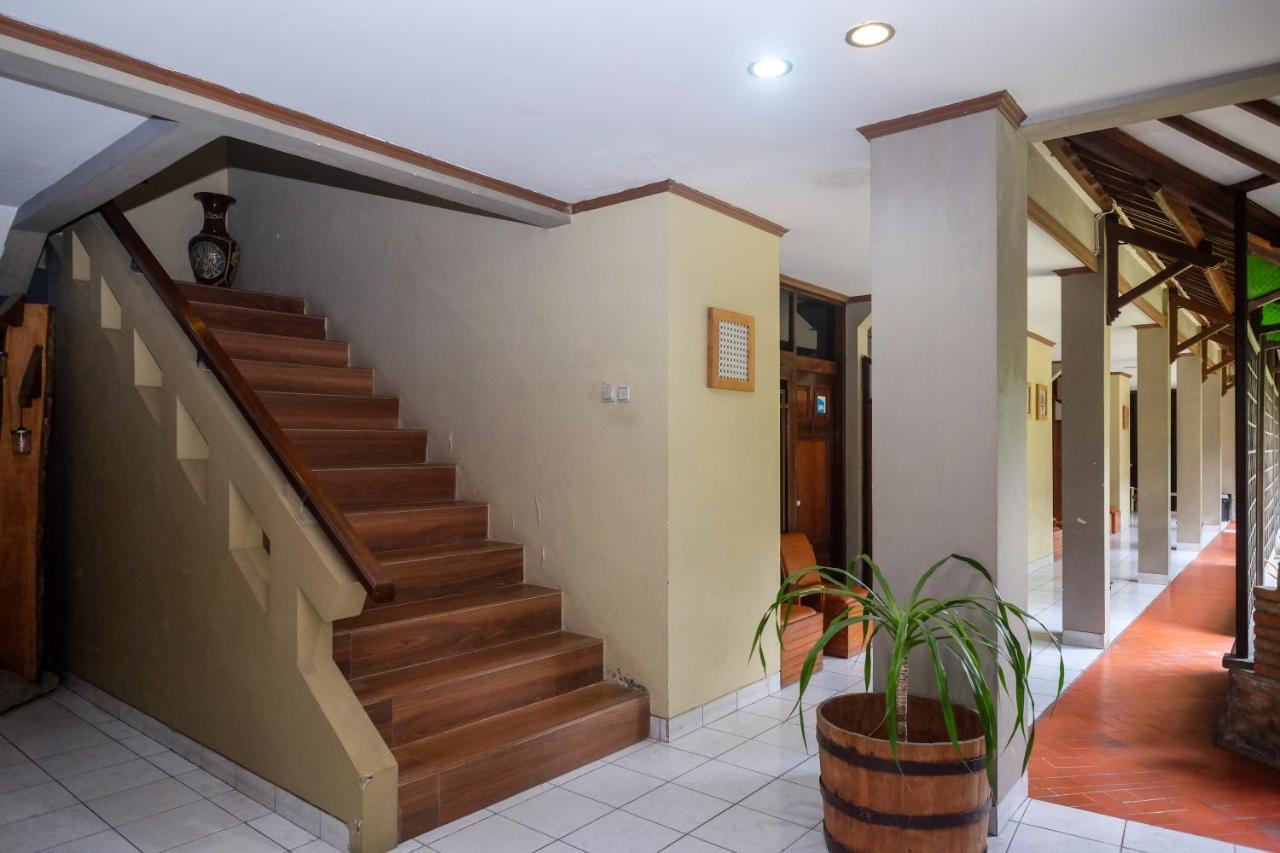 Urbanview Hotel Syariah Wisnugraha By Reddoorz Yogyakarta Eksteriør bilde