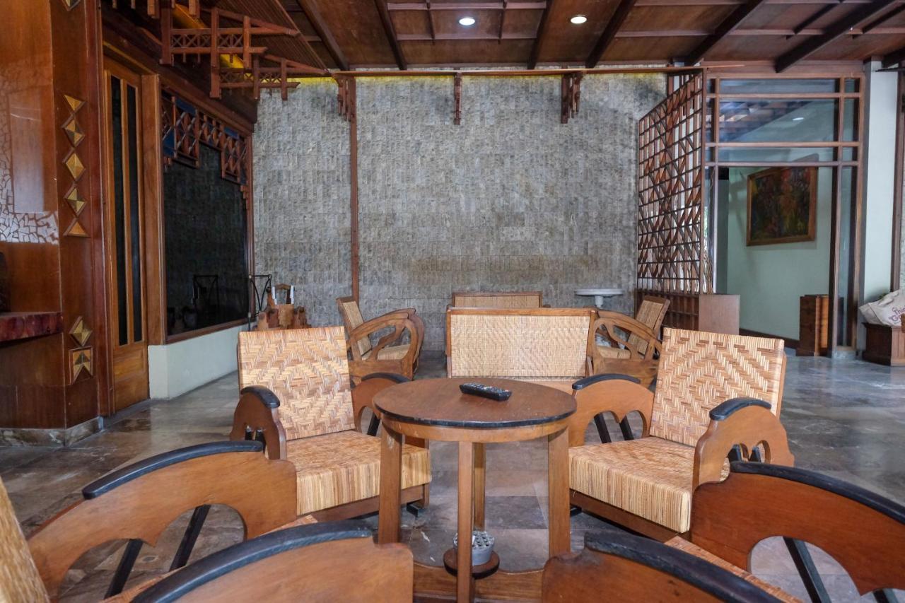 Urbanview Hotel Syariah Wisnugraha By Reddoorz Yogyakarta Eksteriør bilde