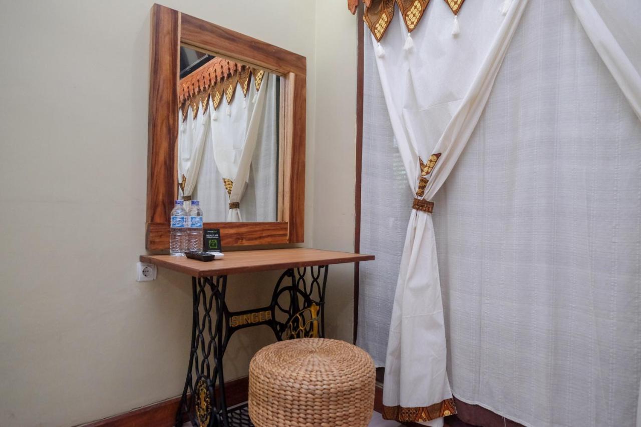 Urbanview Hotel Syariah Wisnugraha By Reddoorz Yogyakarta Eksteriør bilde